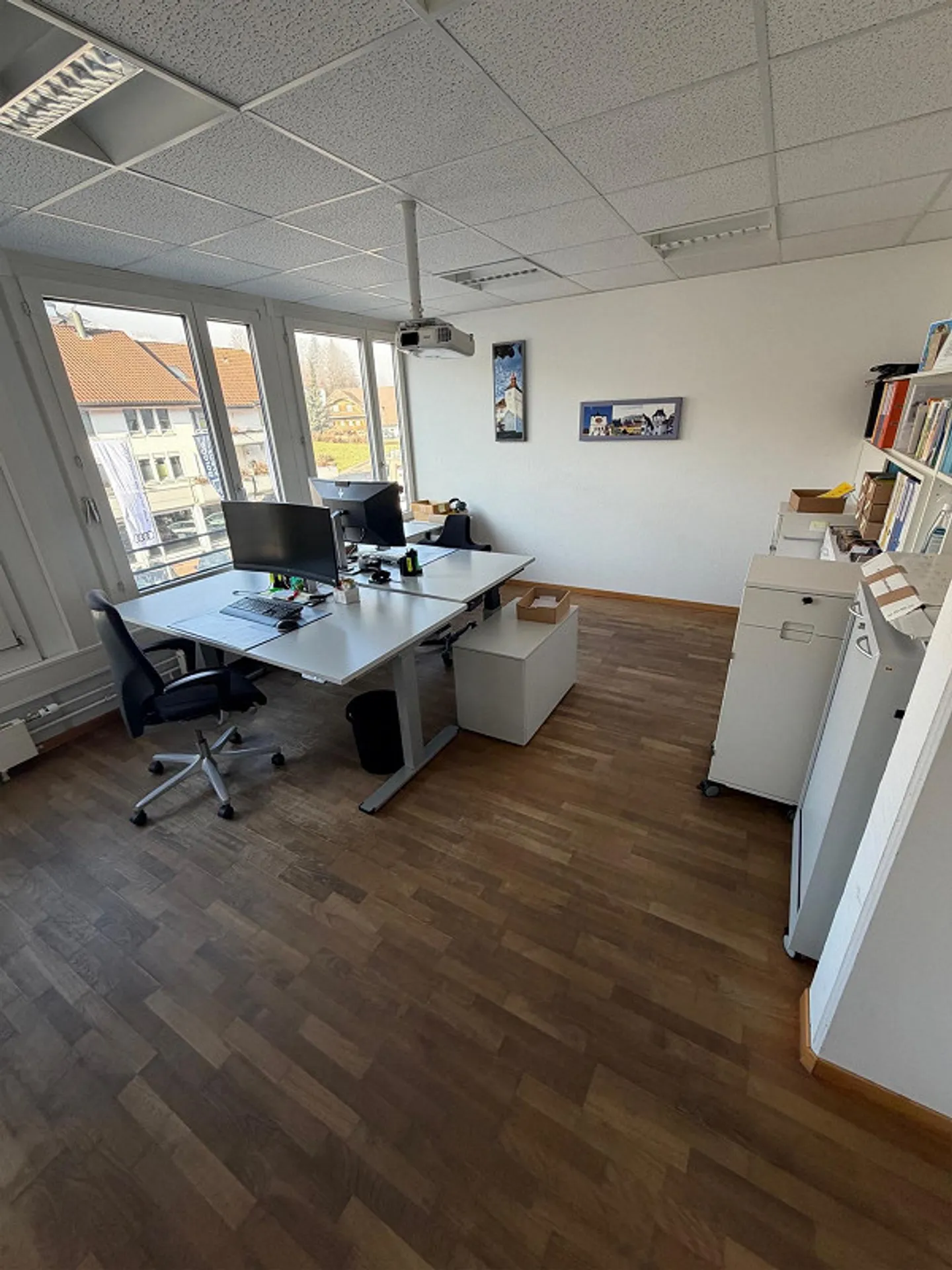 Espace de bureau et de services flexible (82m² ou 201m²) - Photo 2 sur 7