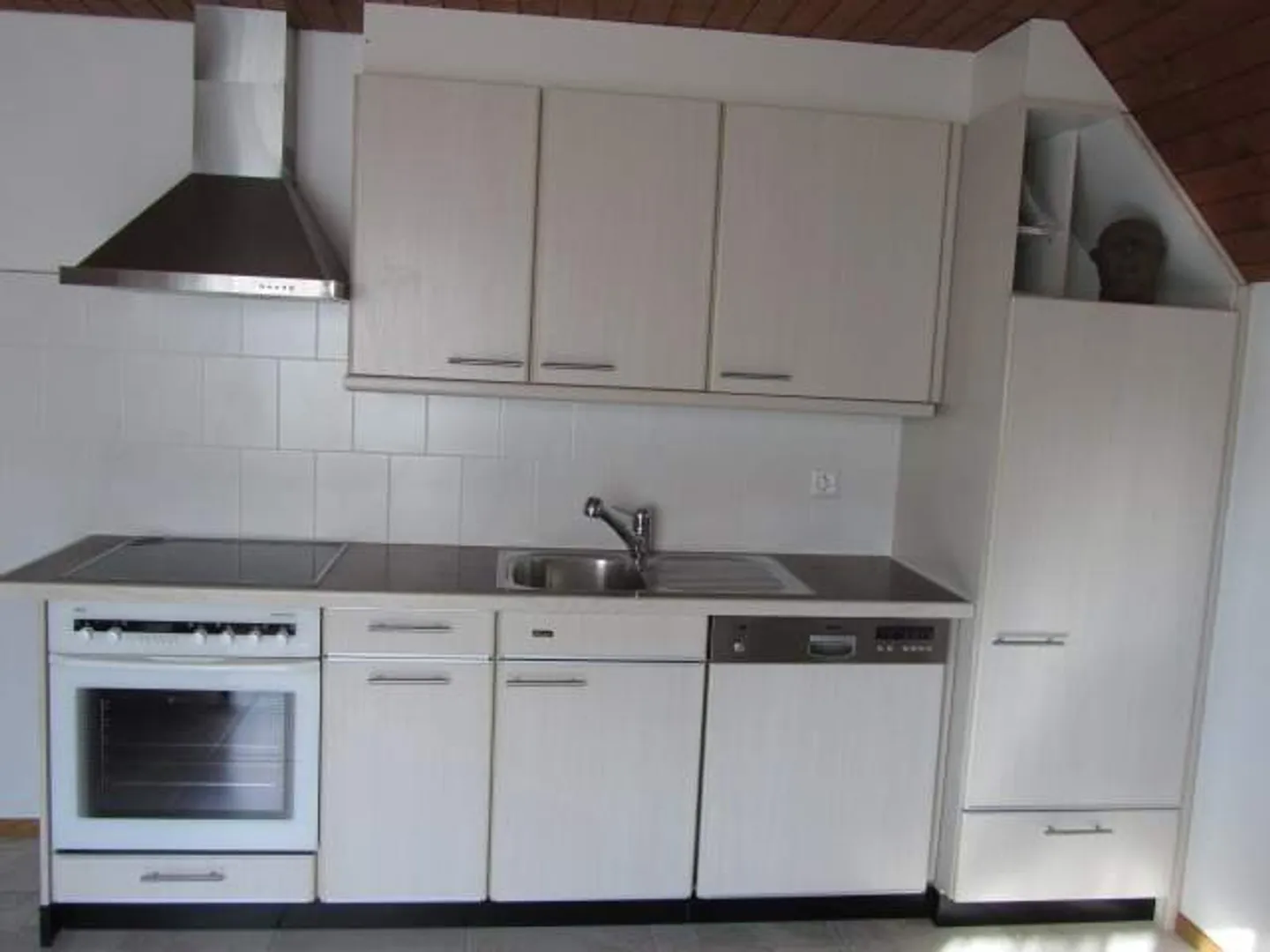 Studio meublé avec cuisine entièrement équipée et grande terrasse - Photo 3 sur 11