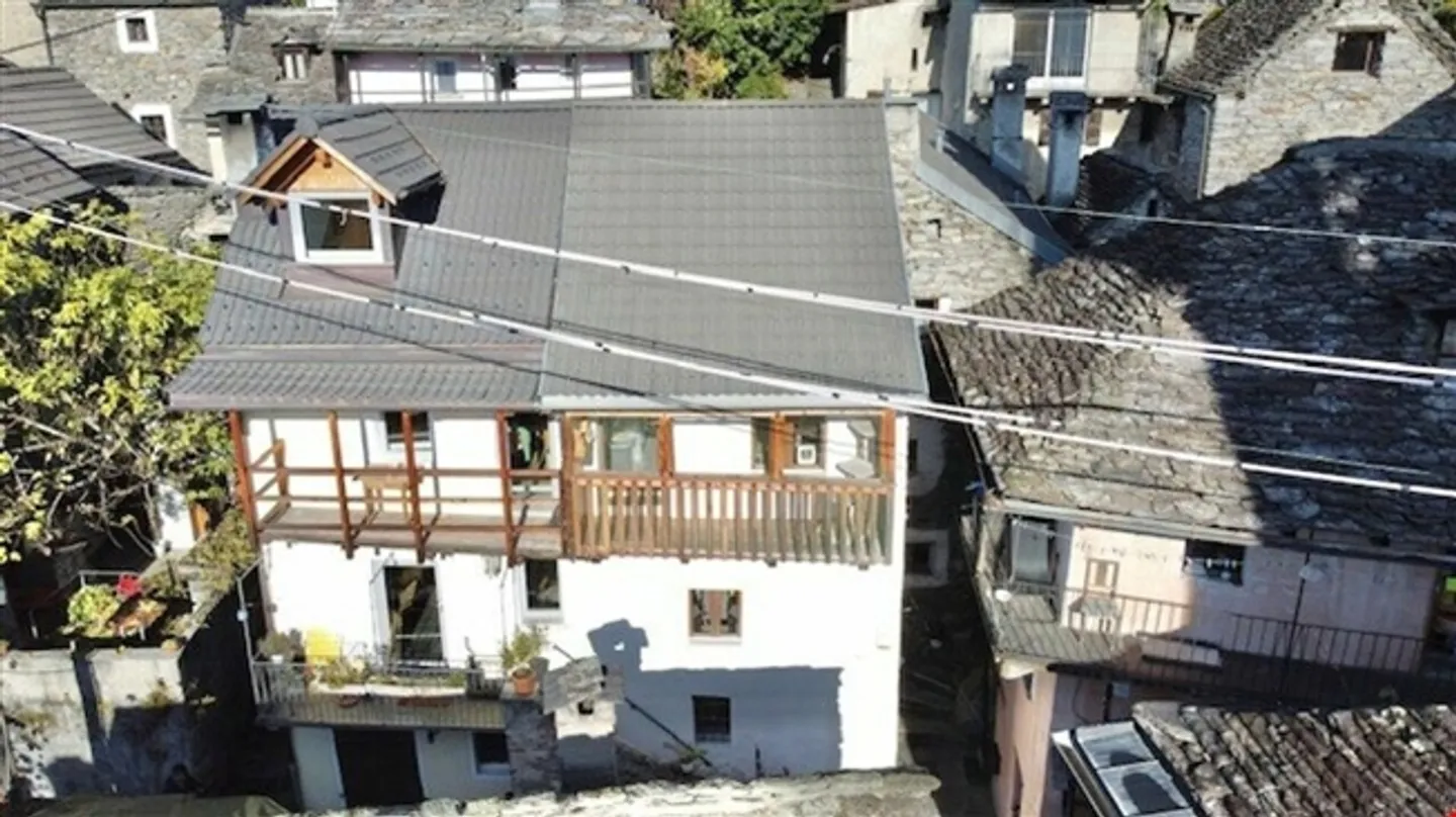 BRIONE SOPRA MINUSIO - CASA DI 4,5 STANZE IN VENDITA NELL'AREA NUCLEO - Foto 1 di 13