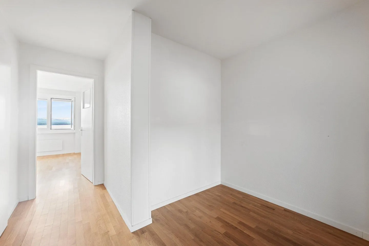 Charmante 1,5 Zimmer im obersten Stock mit Seeblick - Foto 7 von 7