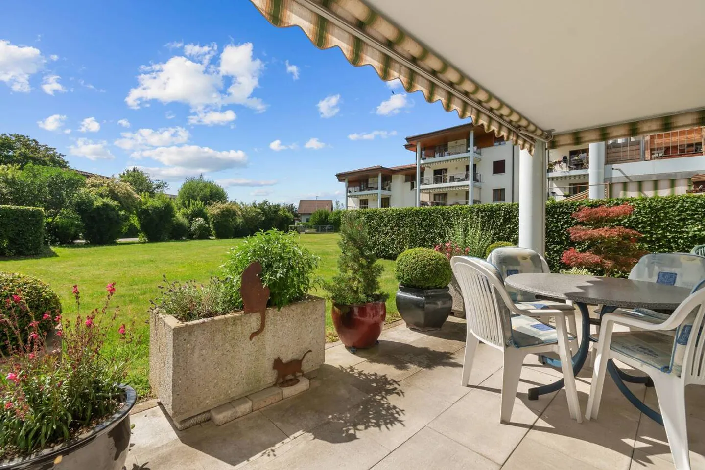 Quiet garden apartment with unobstructed open space and underground parking space - Photo 1 of 13