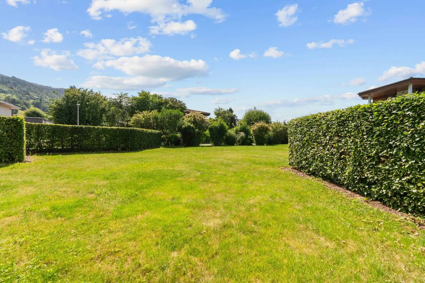 Quiet garden apartment with unobstructed open space and underground parking space - Photo 3 of 13
