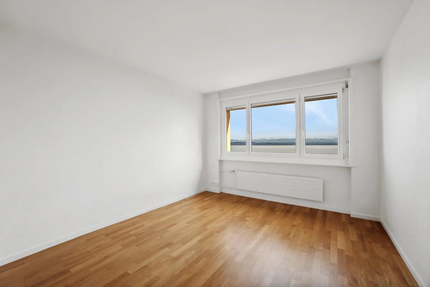 Charmante 1,5 Zimmer im obersten Stock mit Seeblick - Foto 5 von 7