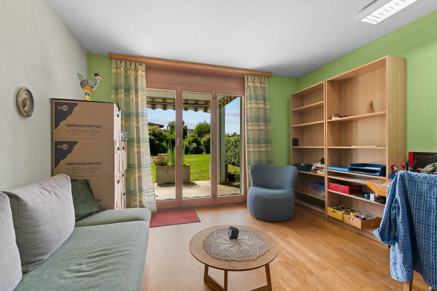 Quiet garden apartment with unobstructed open space and underground parking space - Photo 8 of 13