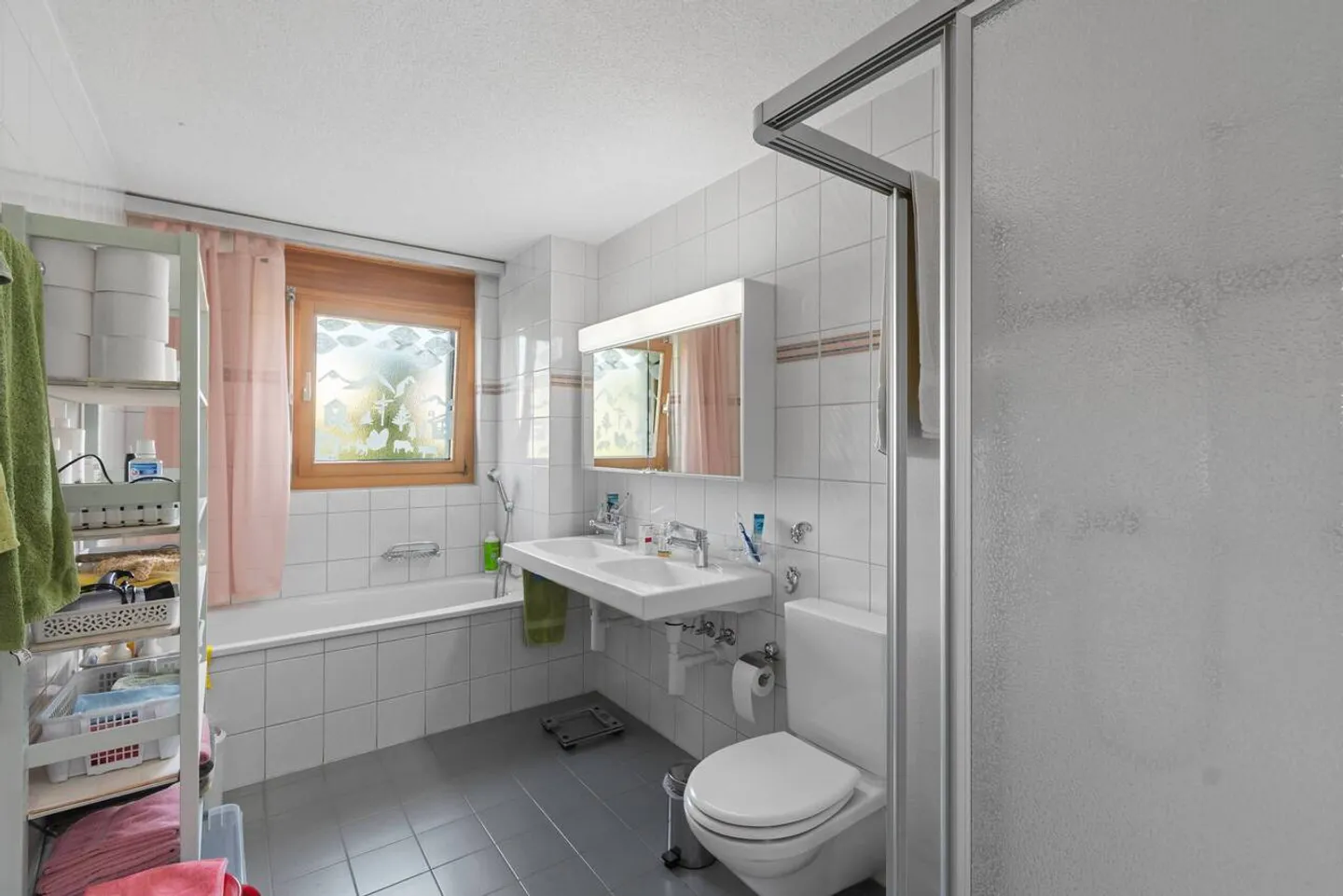 Quiet garden apartment with unobstructed open space and underground parking space - Photo 9 of 13