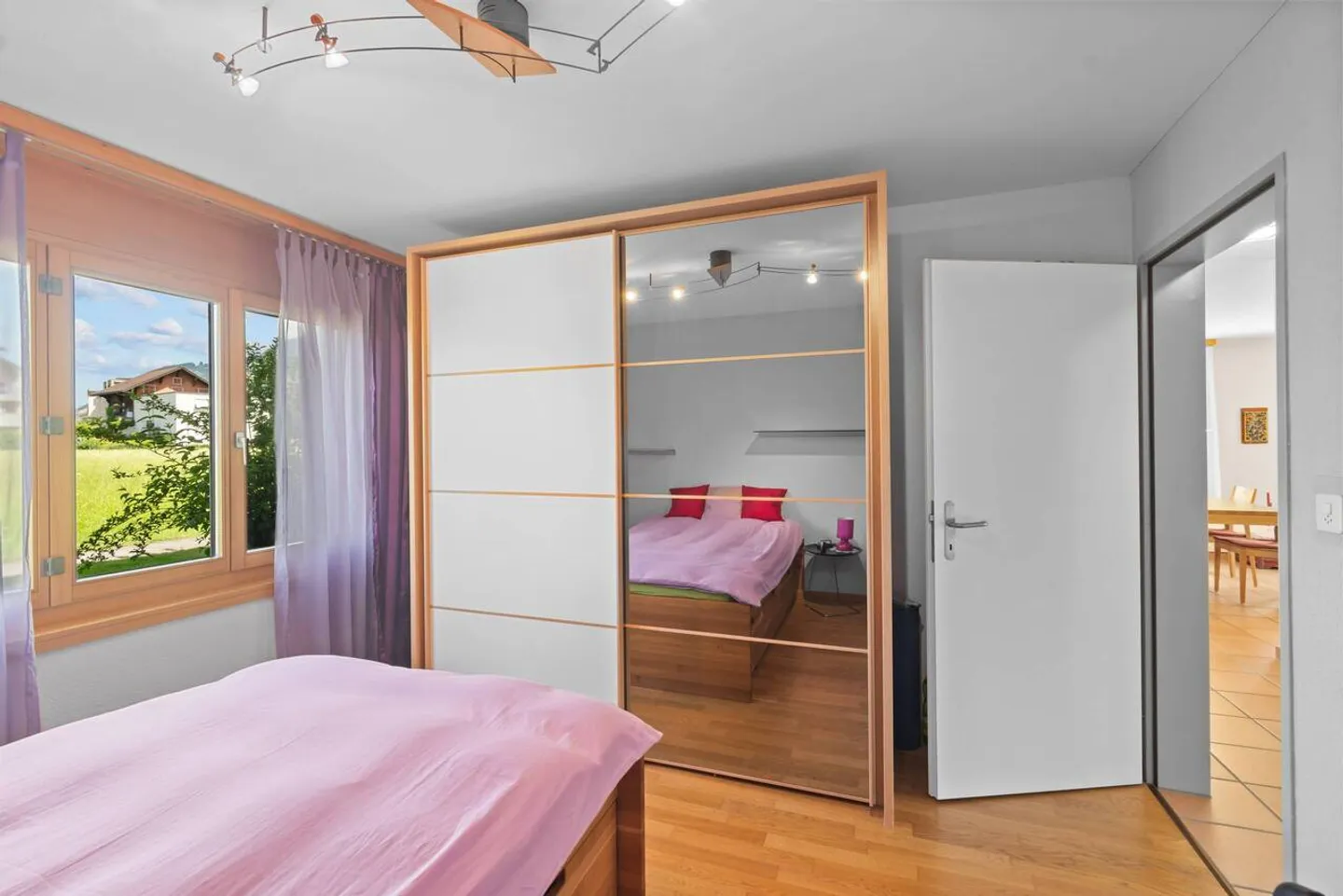 Quiet garden apartment with unobstructed open space and underground parking space - Photo 12 of 13