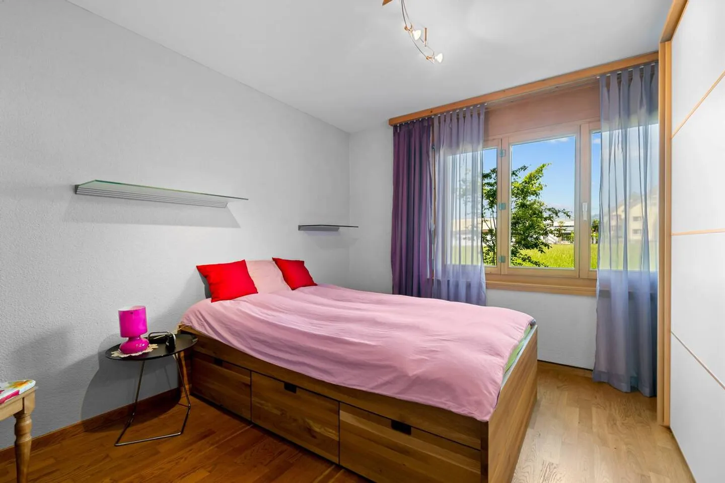 Quiet garden apartment with unobstructed open space and underground parking space - Photo 13 of 13