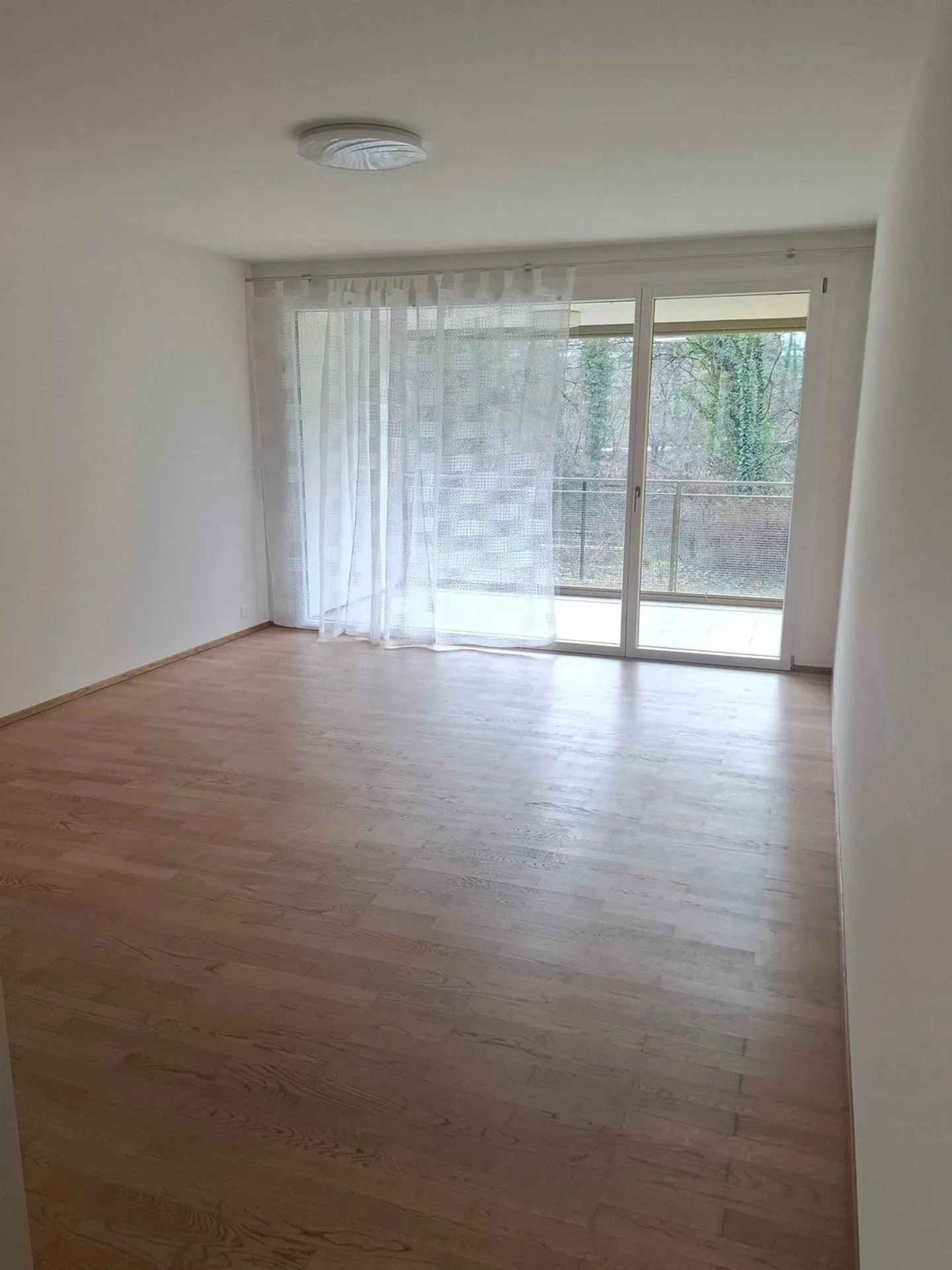 Modern 2.5-room apartment with balcony in Grellingen - Photo 5 of 13