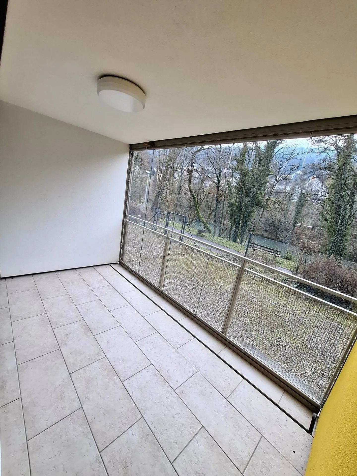Modern 2.5-room apartment with balcony in Grellingen - Photo 1 of 13