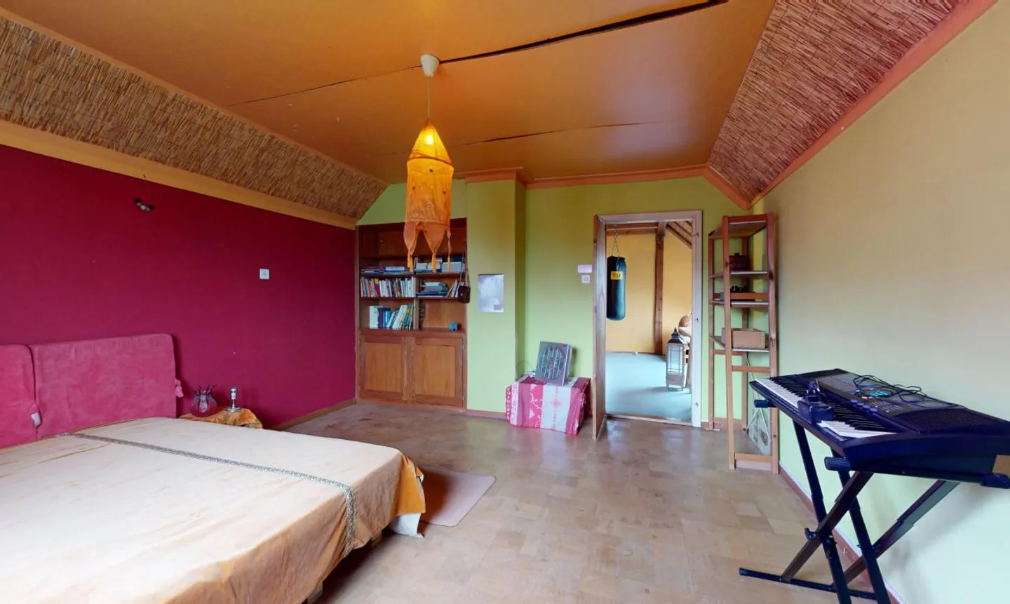 Maison individuelle spacieuse de 10 pièces à Safern avec jardin ! - Photo 8 sur 13