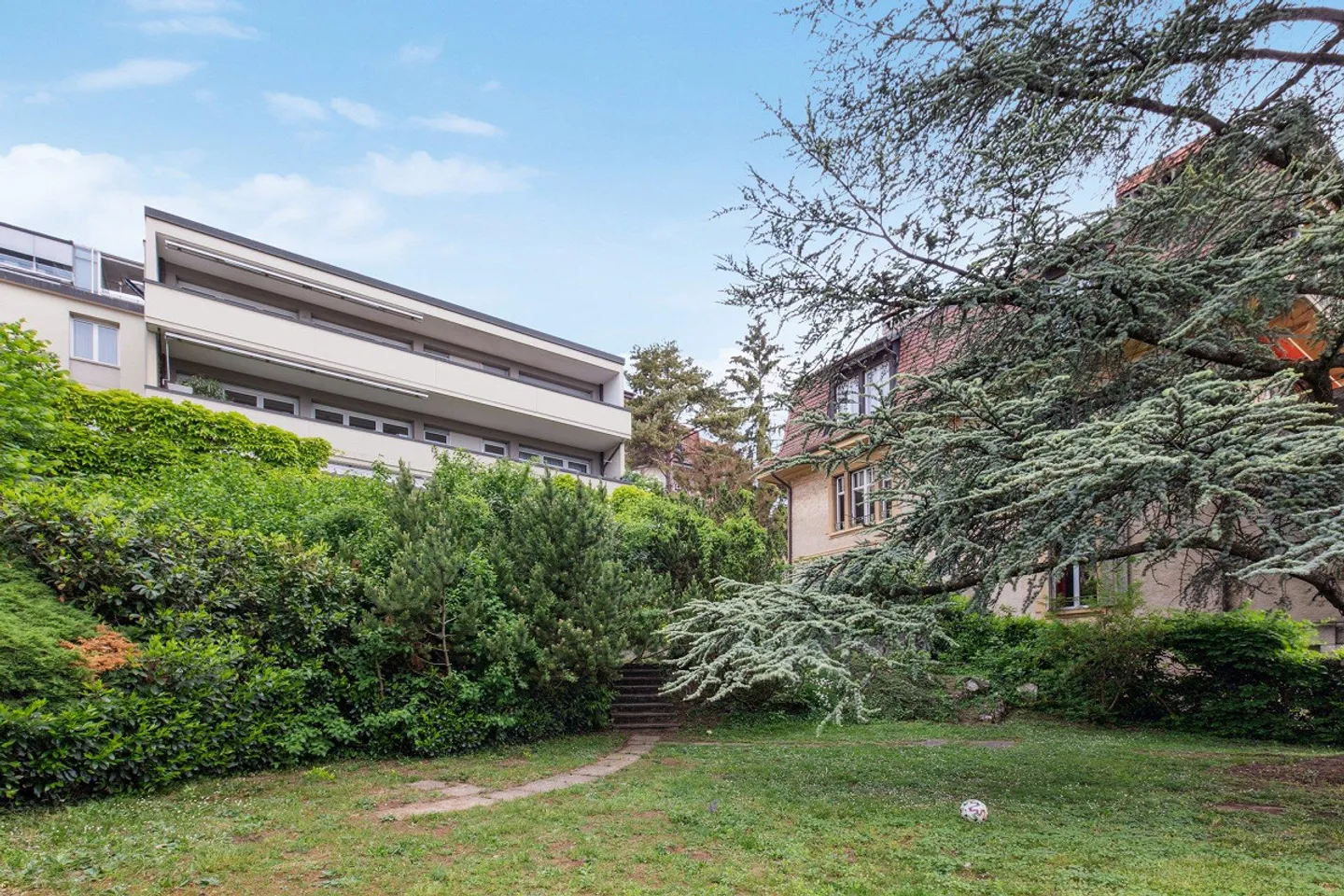 Close to the CFF train station and the Pourtalès hospital - Photo 1 of 1