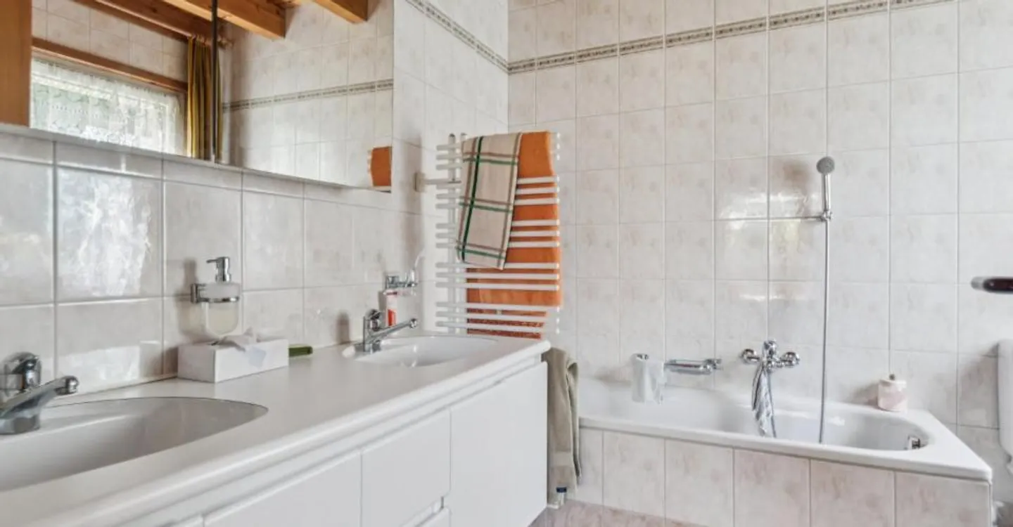 Spacious 8-room detached house - Photo 6 of 11