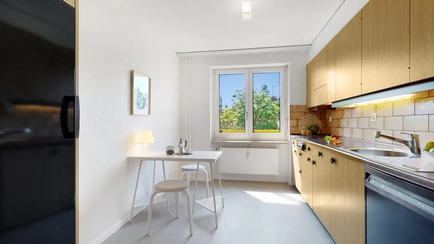 Are you looking for a family-friendly home in a central location? - Photo 4 of 12