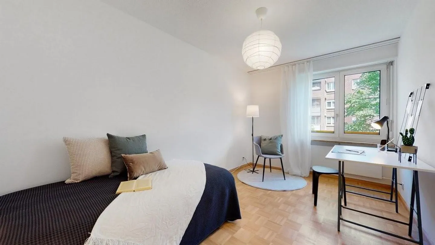 Are you looking for a family-friendly home in a central location? - Photo 9 of 12