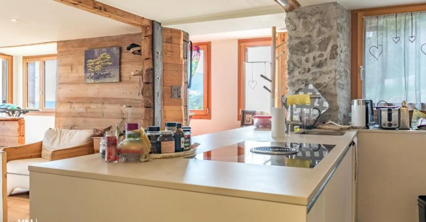 Top renovated apartment in the heart of Eischoll including 3 outdoor parking spaces - Photo 4 of 10
