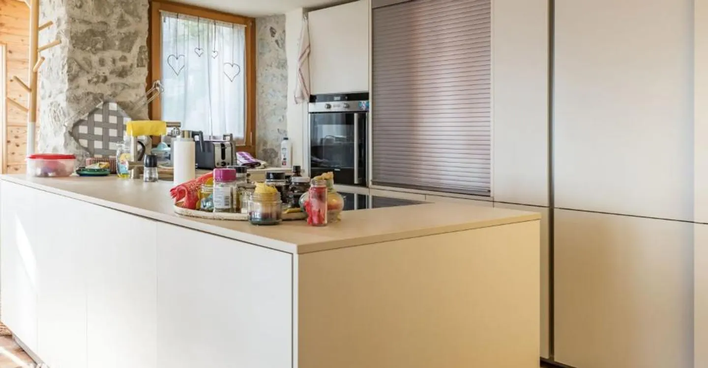 Top renovated apartment in the heart of Eischoll including 3 outdoor parking spaces - Photo 5 of 10