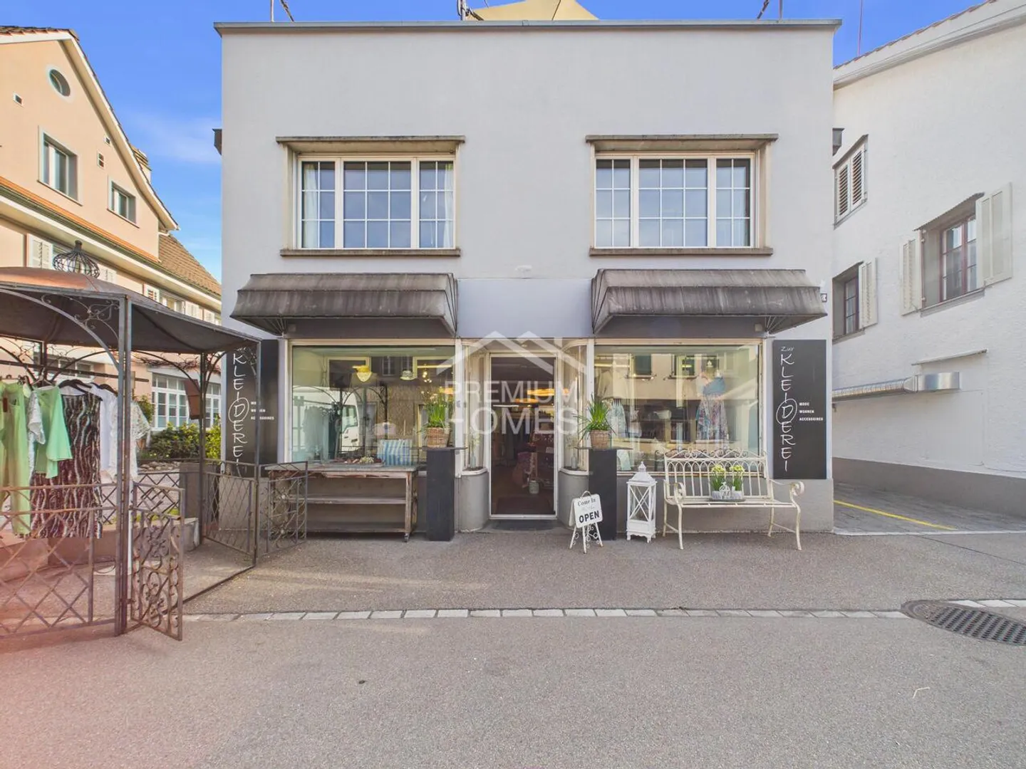 BUSINESS SUCCESS GUARANTEED! TOP LOCATION IN THE VILLAGE CENTER! - Photo 1 of 10