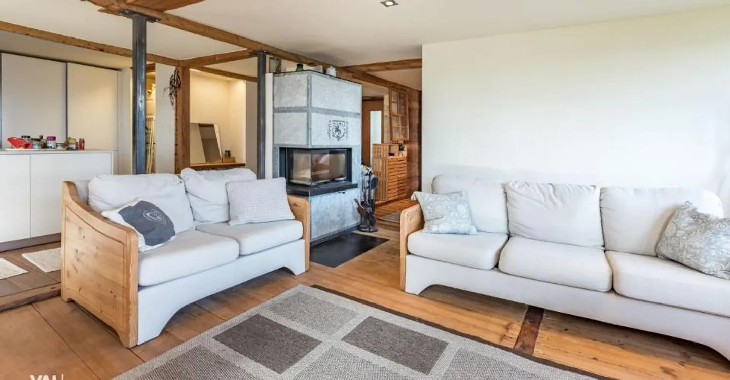 Top renovated apartment in the heart of Eischoll including 3 outdoor parking spaces - Photo 1 of 10