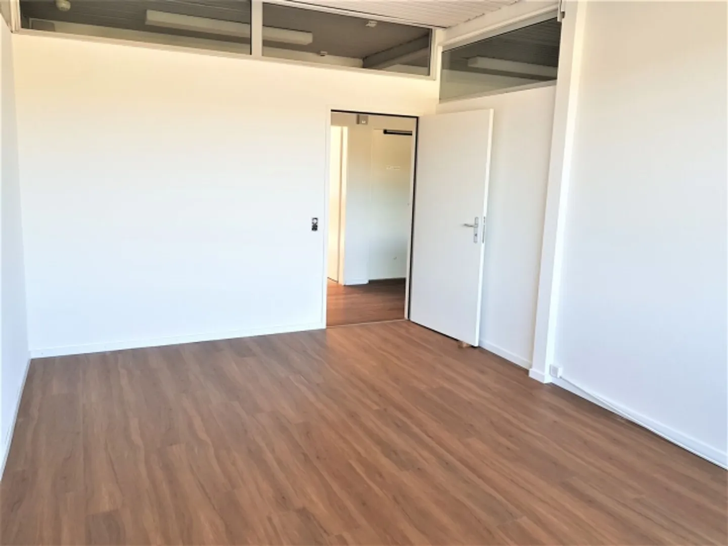 Superficie ufficio di 19 m2 - contratto flessibile - ottima posizione - Foto 3 di 7