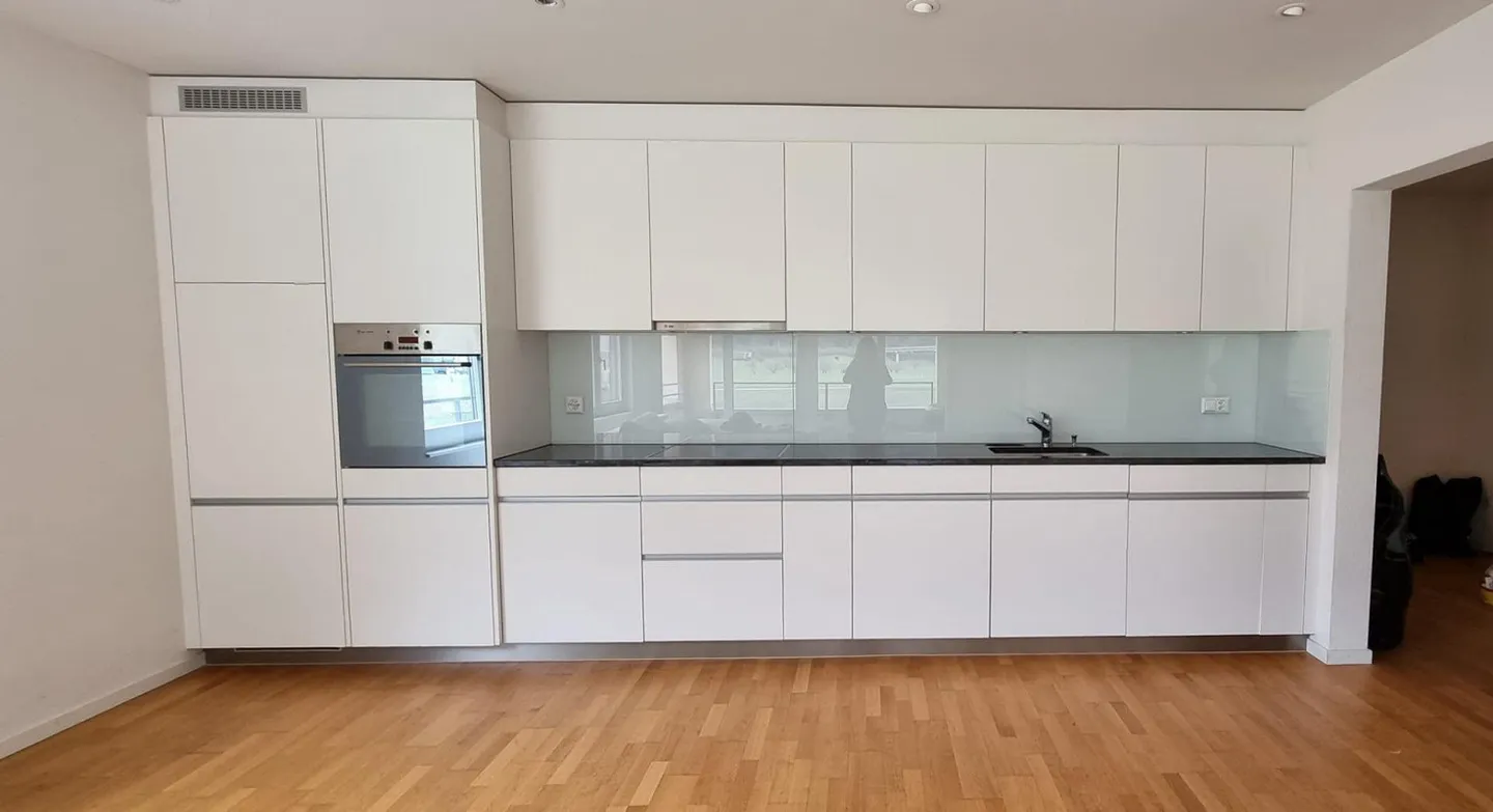 Ampio appartamento di 2,5 locali in affitto - Foto 3 di 5