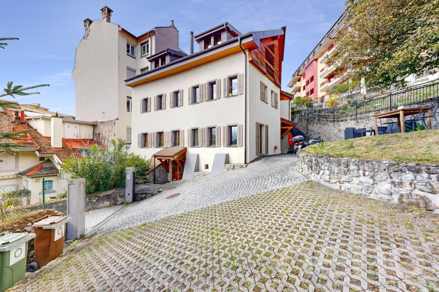 Luxuriöse Familienvilla mit Spa und Panoramablick in Montreux - Foto 1 von 13