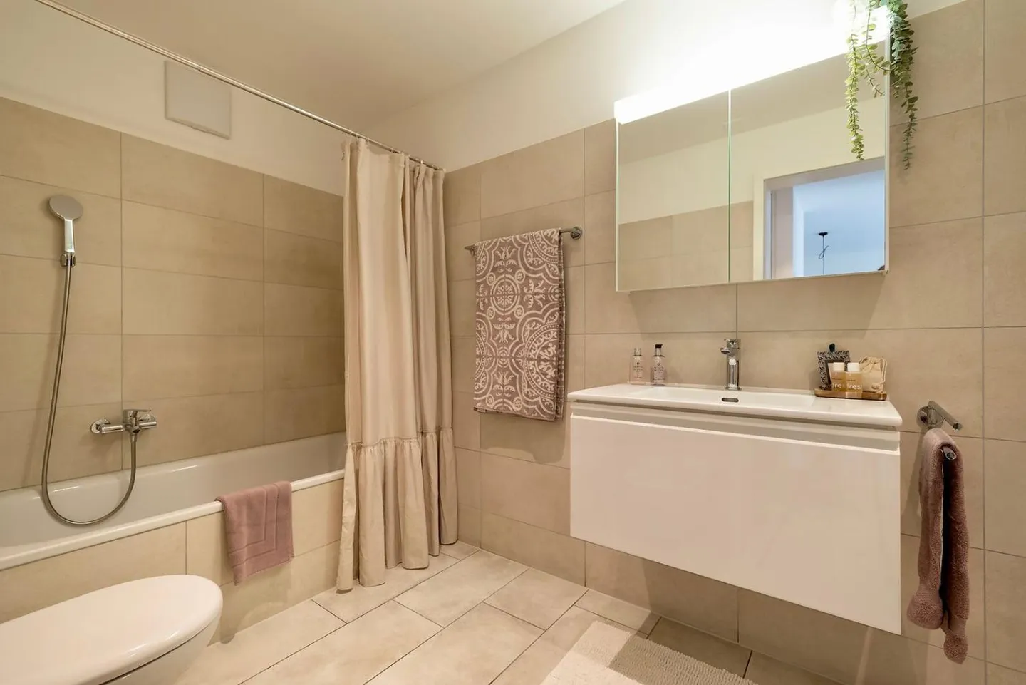 Moderne et pratique avec 2 mensualités nettes gratuites - Photo 4 sur 11