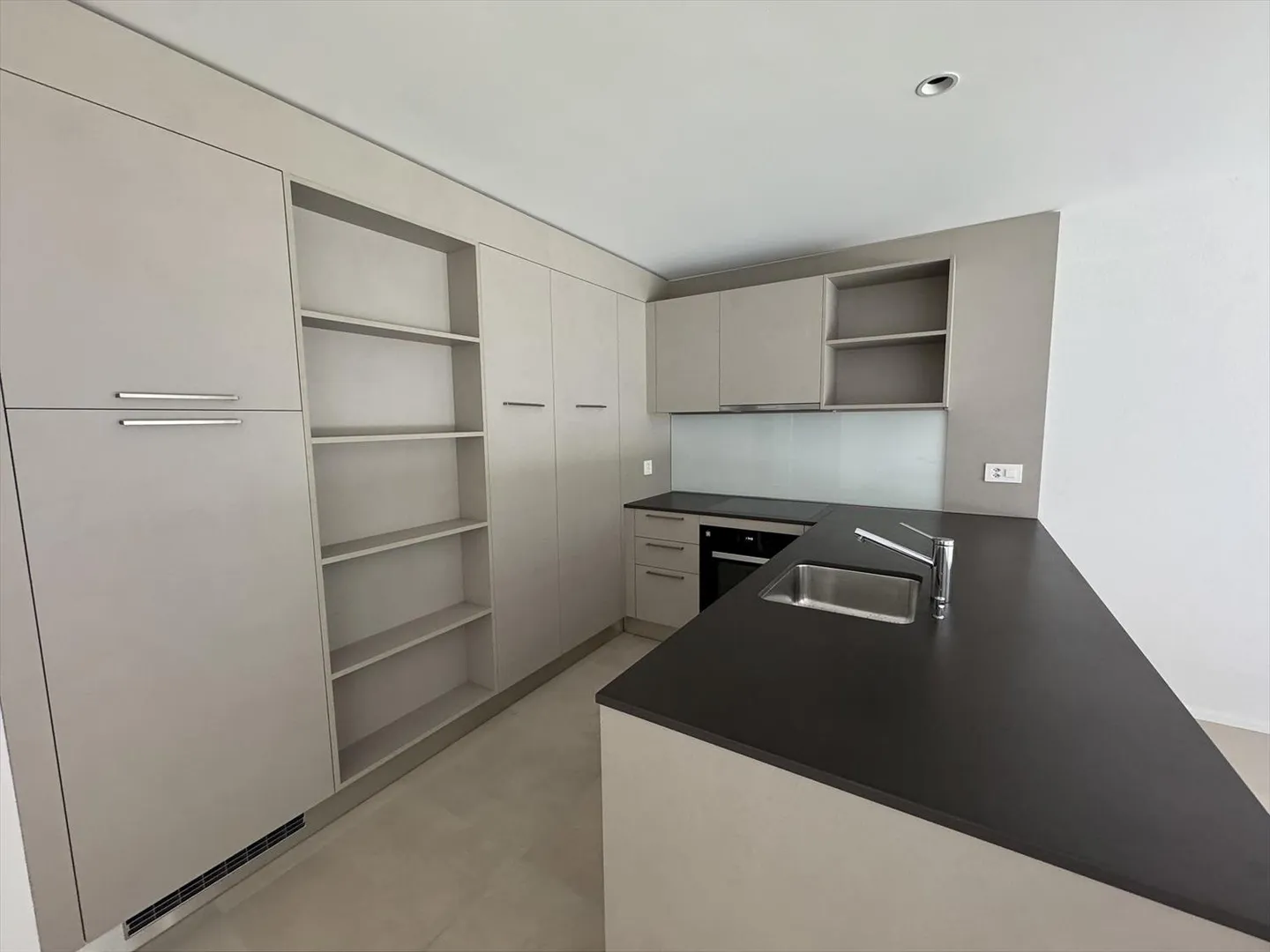 05690 - Appart. 3 camere PCES - IMP. CHAMP-RIOND 24 - MATRAN - Foto 4 di 10