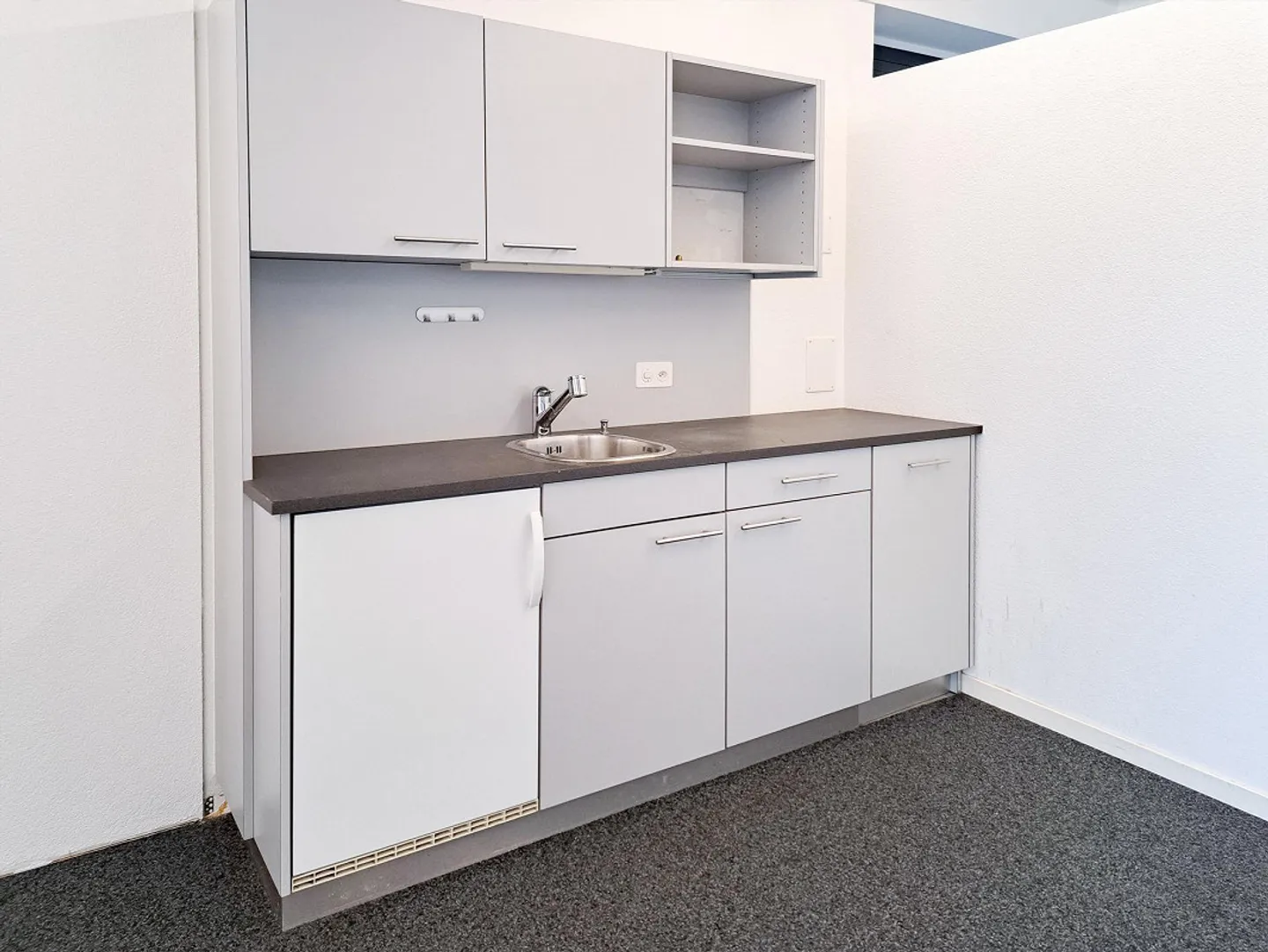 Bureaux spacieux 200m2 - Photo 9 sur 11