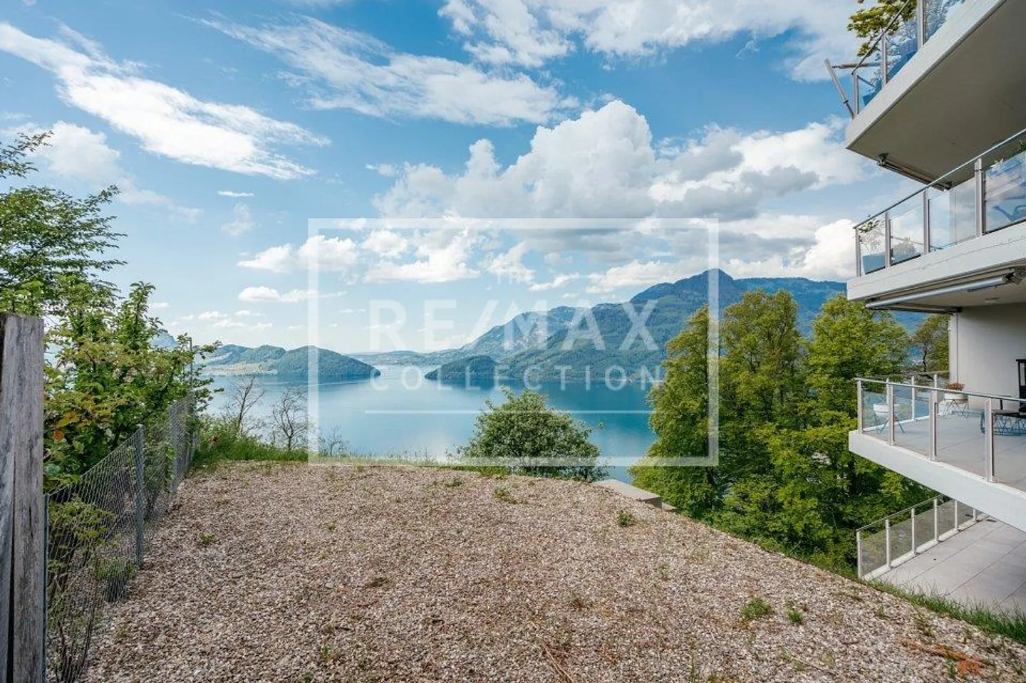 Vivere panoramico confortevole in alto sopra il lago di Lucerna - Foto 3 di 13