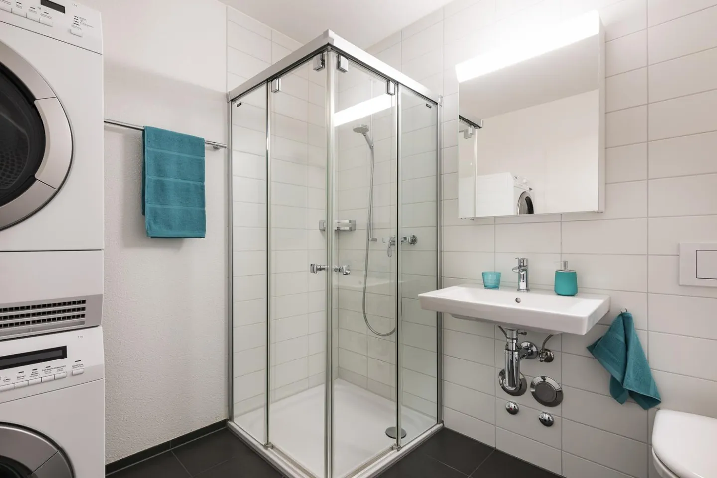 Attic apartment in a quiet neighborhood! - Photo 4 of 6