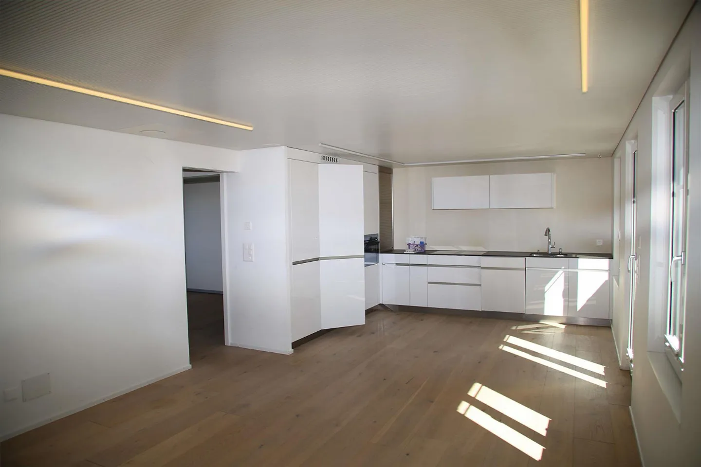 Appartement de 5,5 pièces fraîchement rénové dans le village d'Appenzell - Photo 1 sur 15