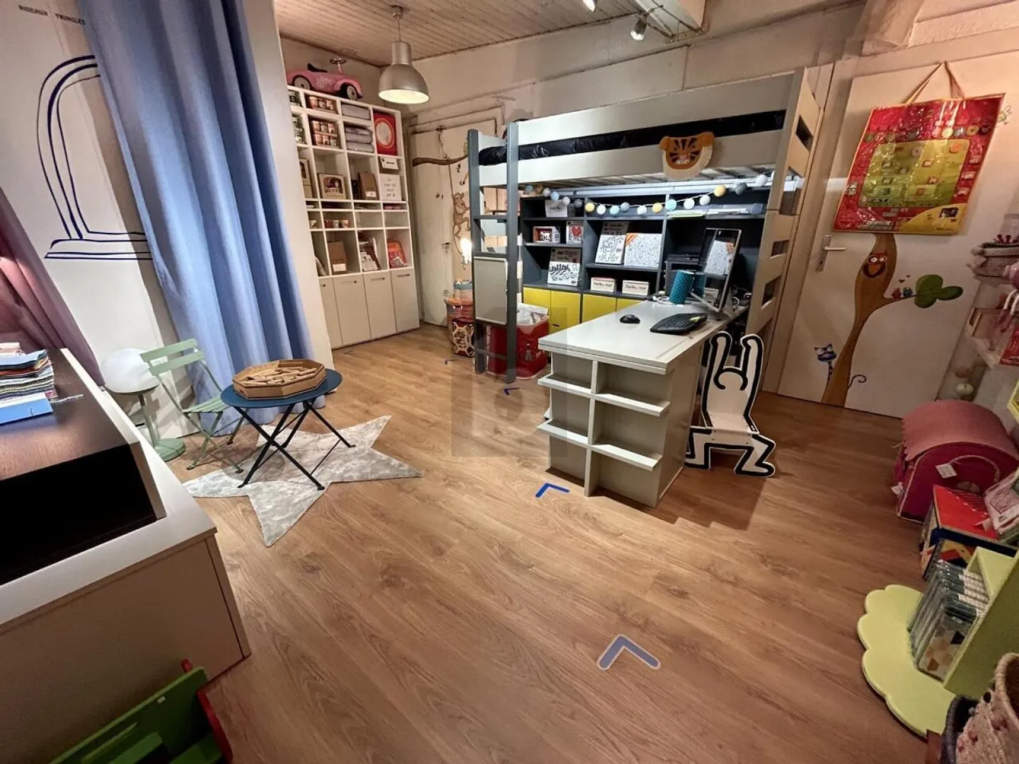 Business Matter - Ideal Location - Photo 3 of 6