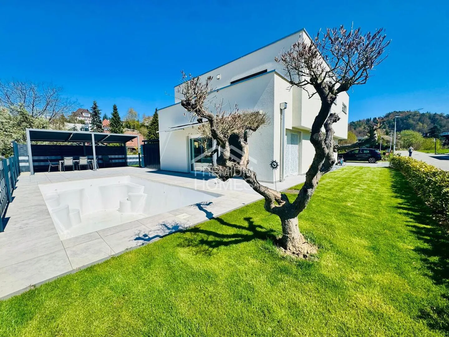 Modernes Einfamilienhaus mit Pool - Foto 12 von 13