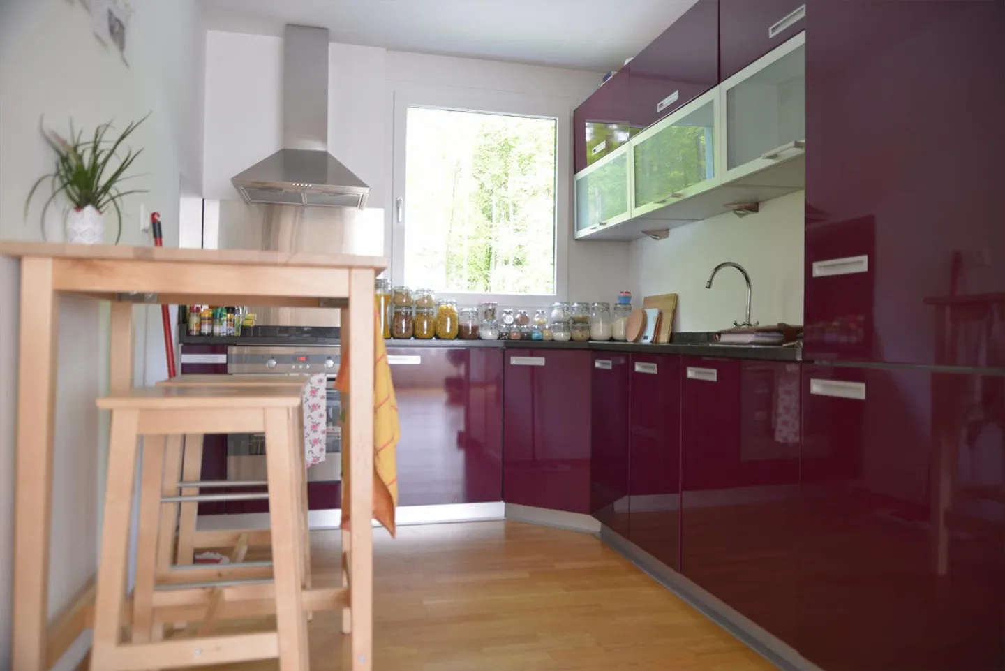 Bel appartement ouvert et bien conçu disponible ! - Photo 2 sur 8