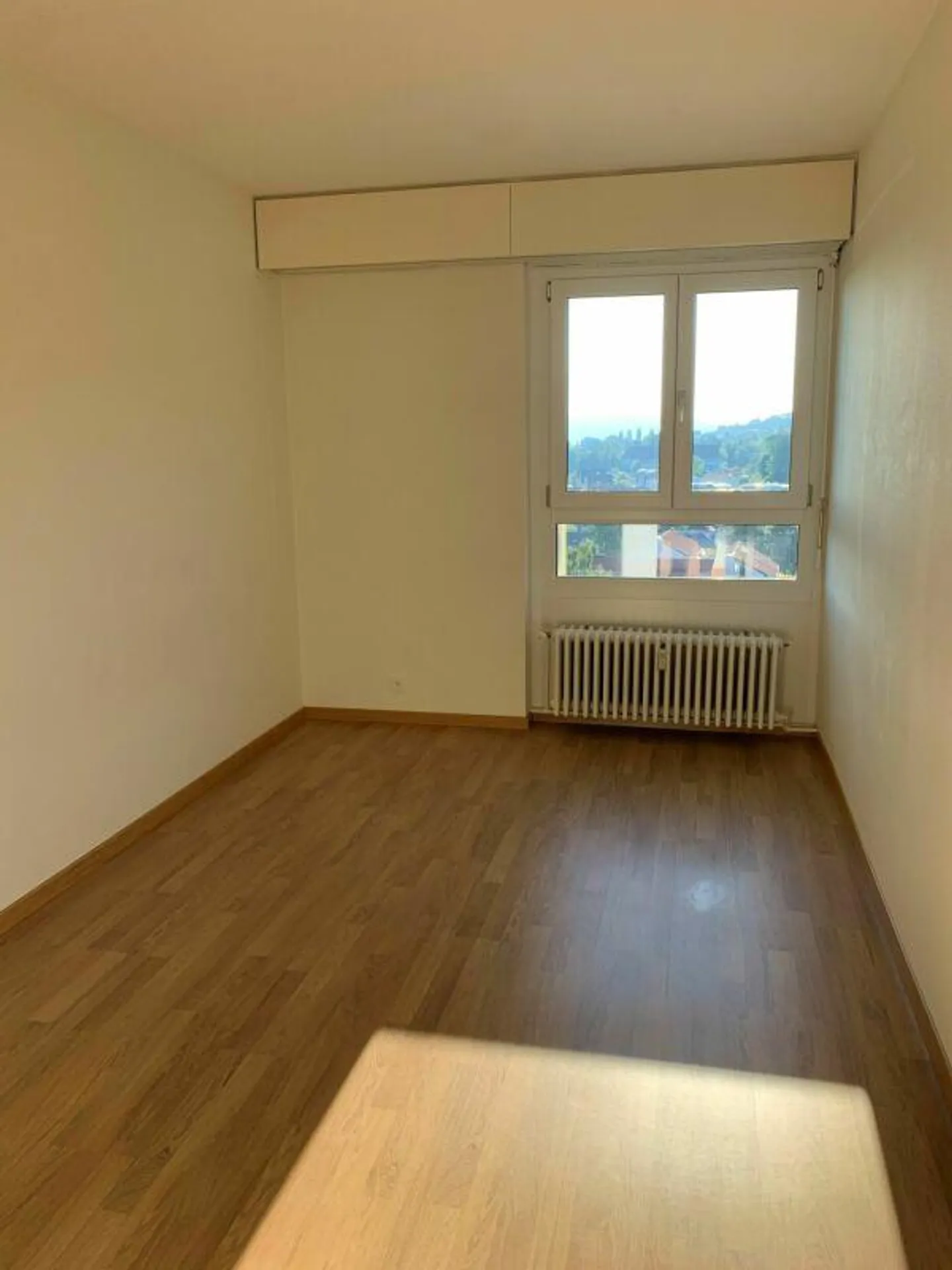 Appartement soigneusement conçu dans un endroit calme avec un caractère distinctif - Photo 7 sur 11