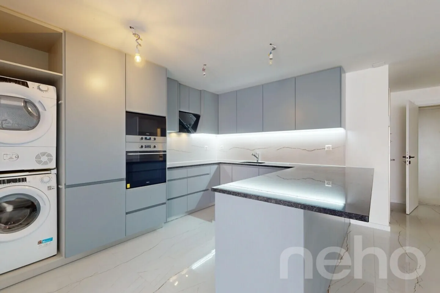 3.5 room luxury apartment with private elevator in Champagne - Photo 12 of 13