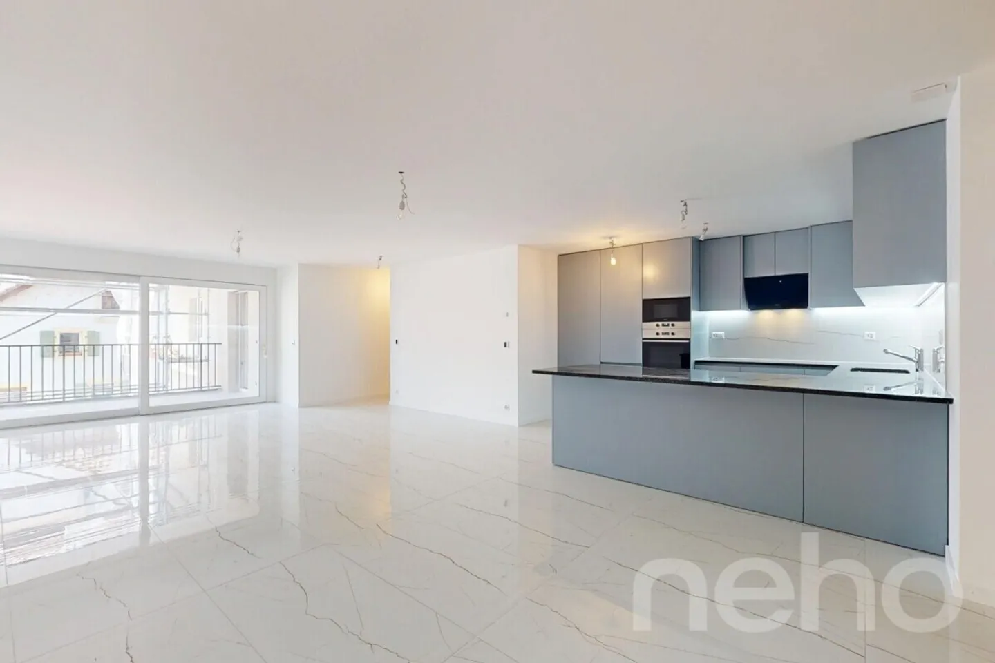 3.5 room luxury apartment with private elevator in Champagne - Photo 11 of 13