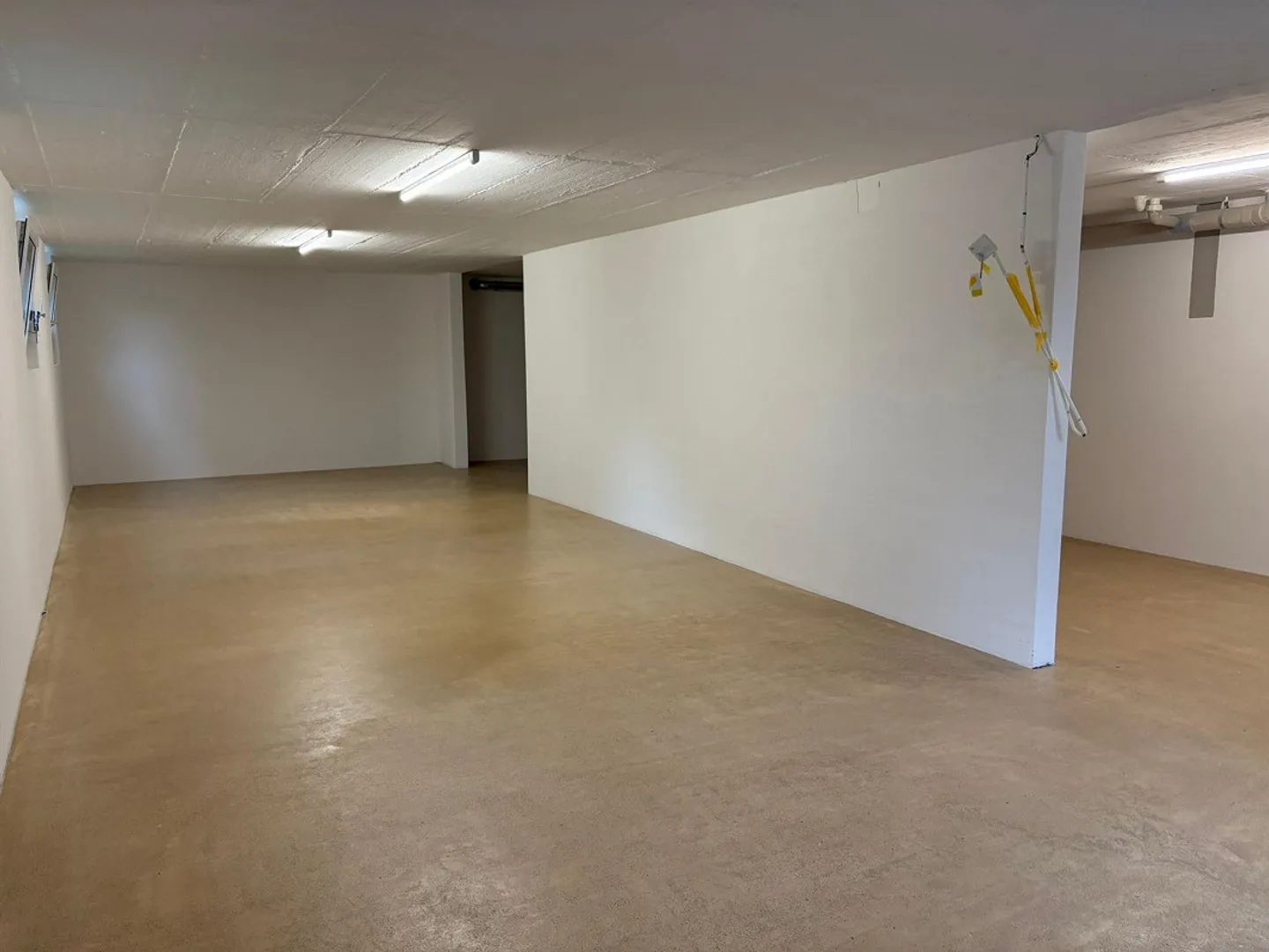 Commercial space for rent - Photo 1 of 6