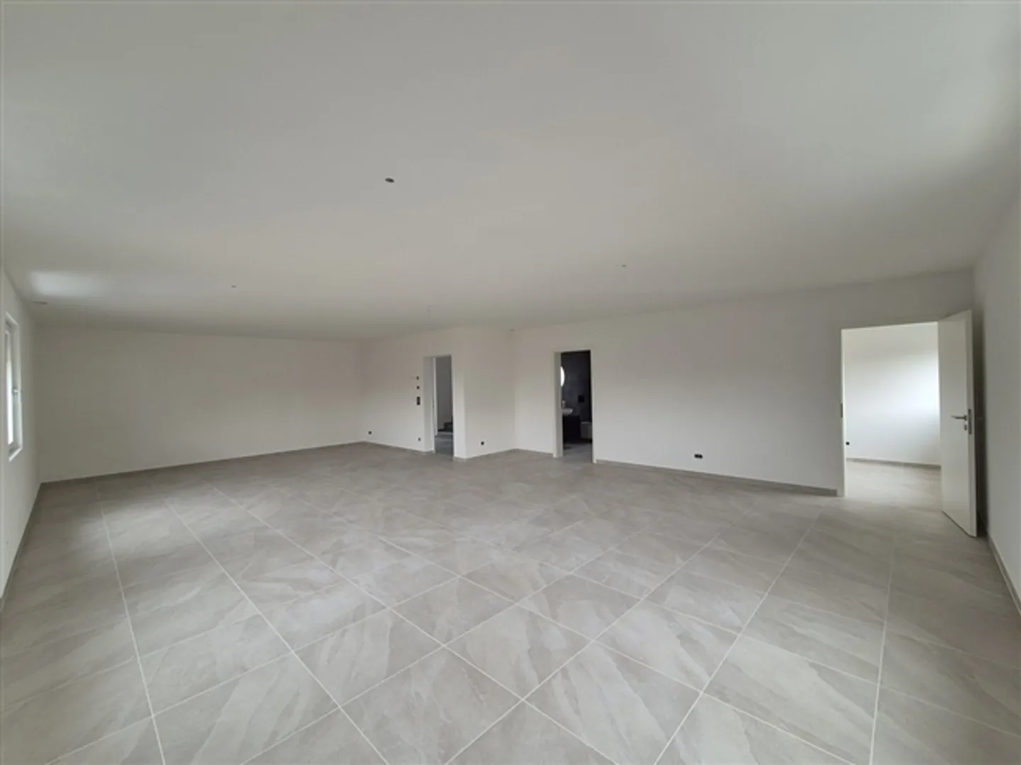 «Büro» - Foto 2 von 8