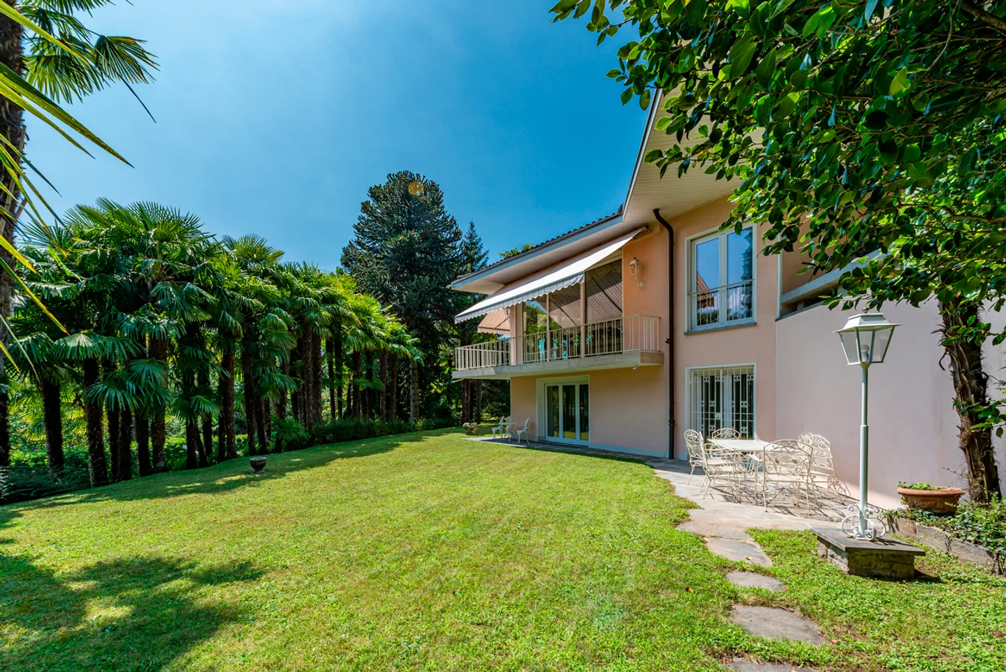 Elegante proprietà immersa nei vigneti di Agno - Foto 7 di 18