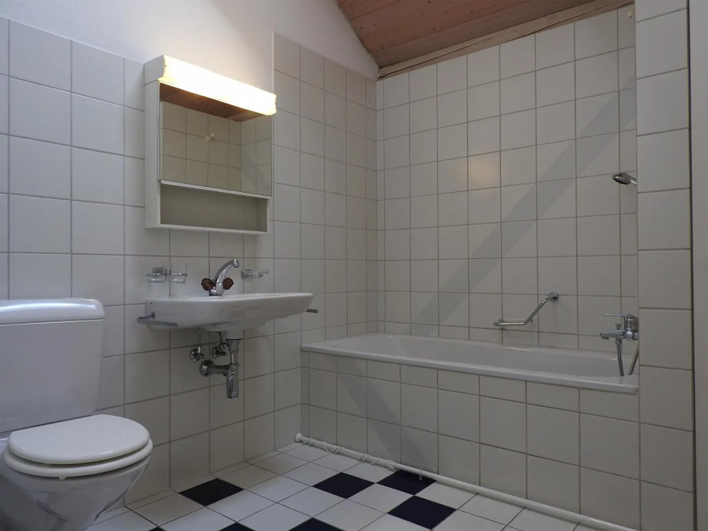 Appartamento attico attraente - Foto 4 di 6