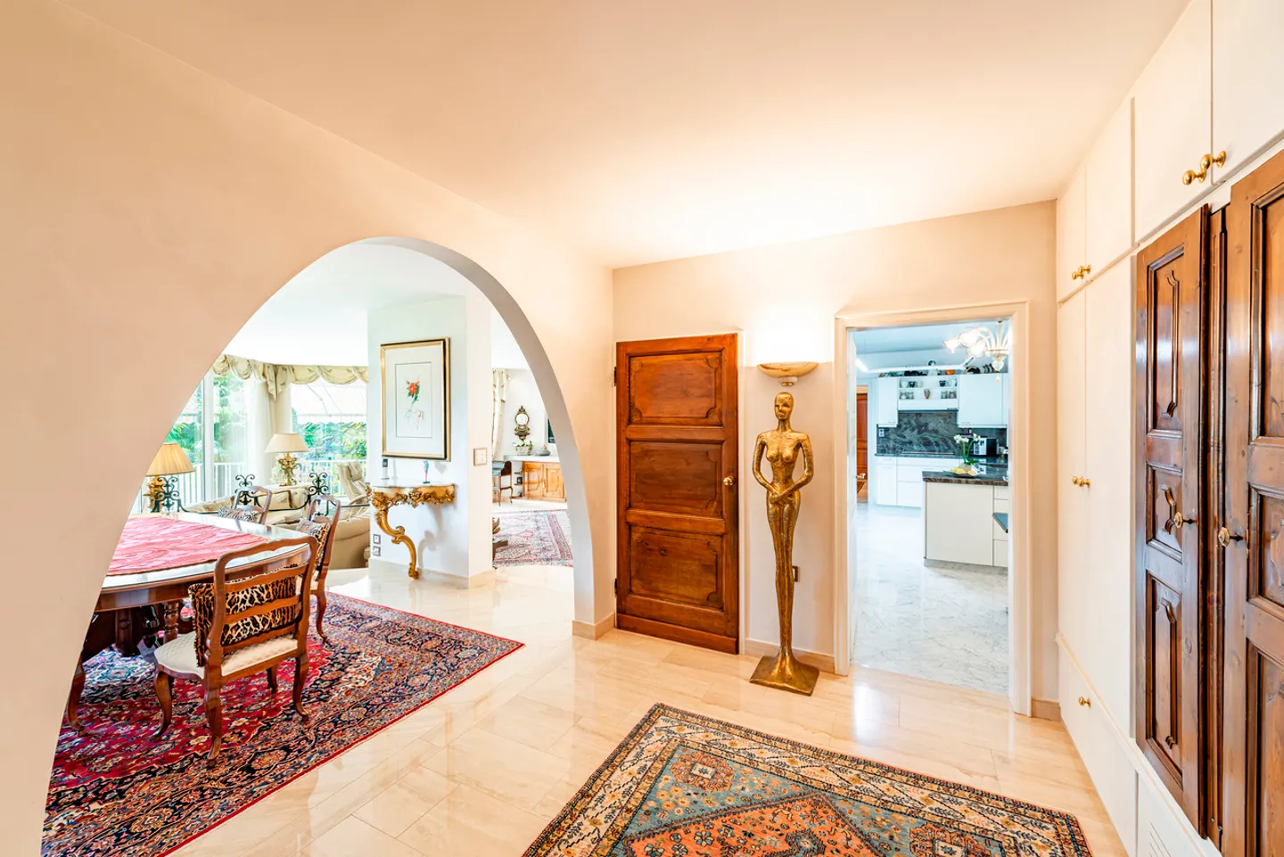 Elegante proprietà immersa nei vigneti di Agno - Foto 11 di 18