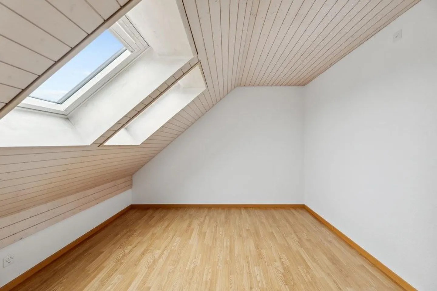 einzigartige Wohnung mit ausgebautem Dachzimmer - Photo 4 of 8