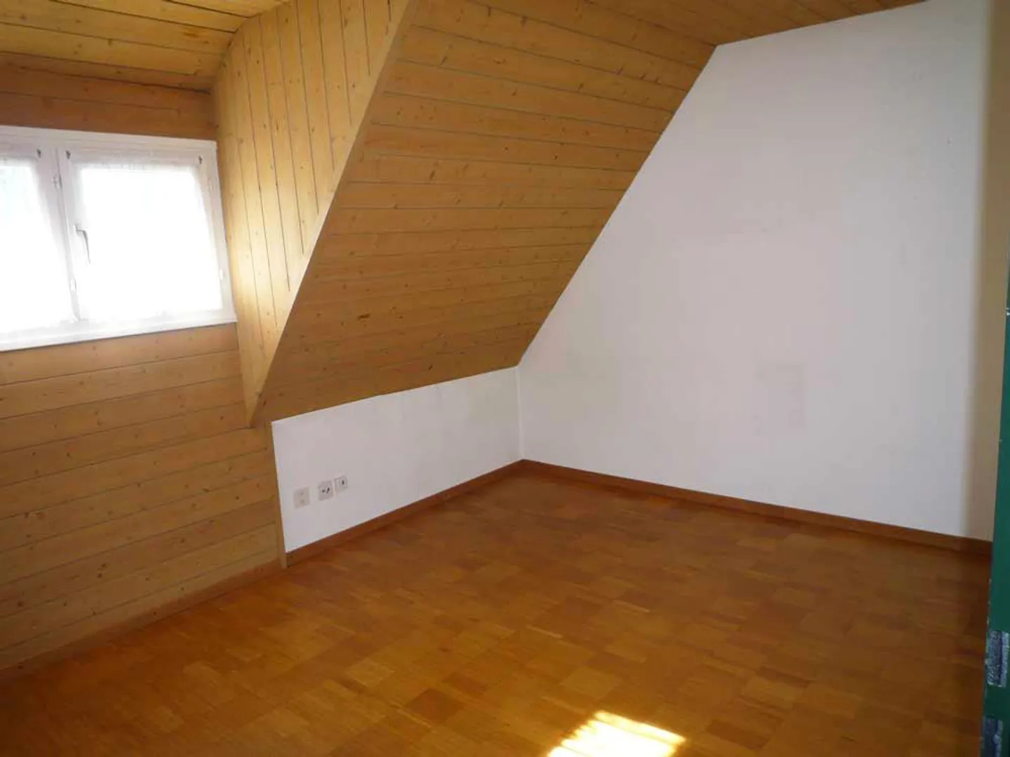 Appartamento affascinante di 4,5 stanze in una posizione tranquilla a Ehrendingen - Foto 10 di 13