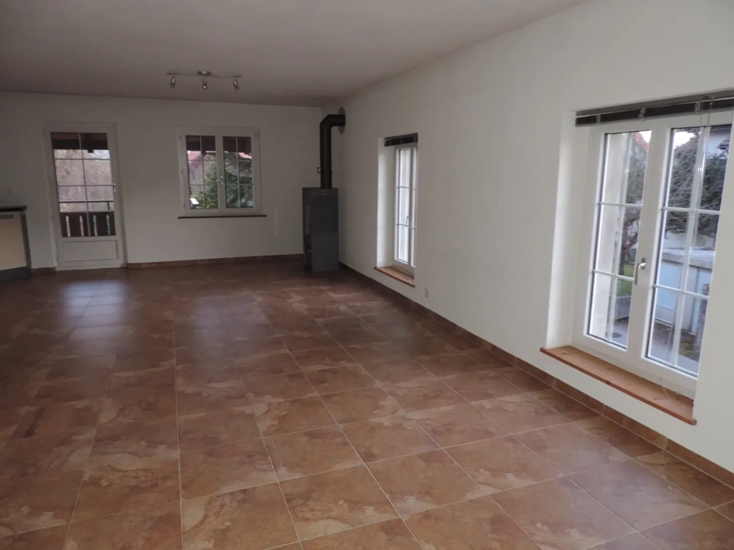 Appartement spacieux de 3,5 pièces avec balcon ensoleillé à Schnotwill - Photo 1 sur 13