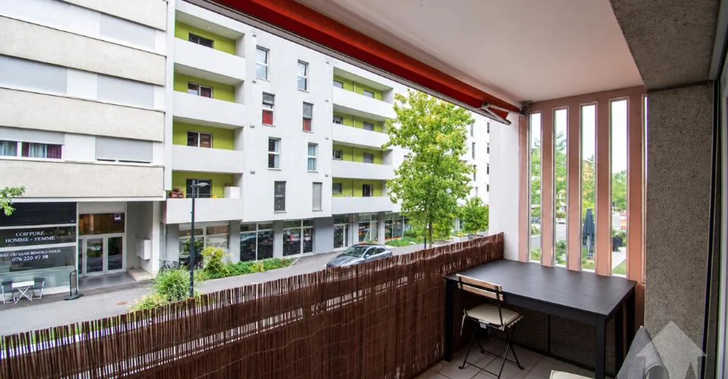 Spazioso appartamento di 3.5 locali con balcone in pieno centro - Foto 8 di 9
