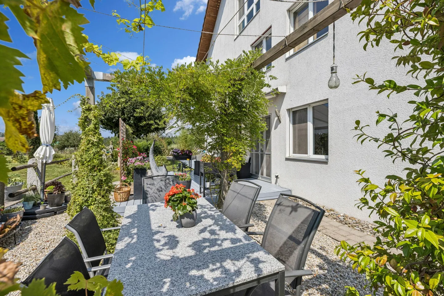 Charming 5.5-Room Semi-Detached House with Green Retreat - Photo 21 of 25