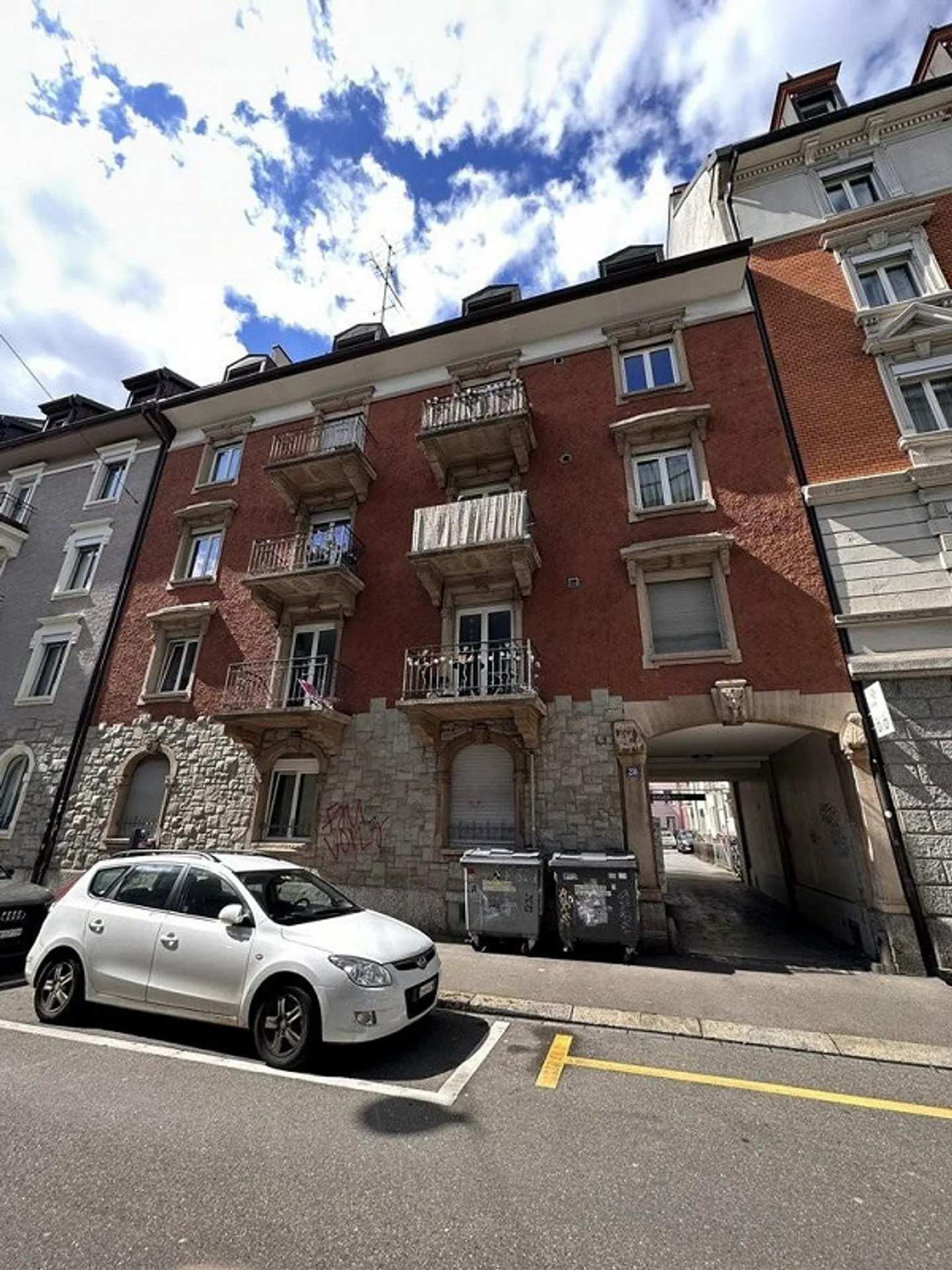 Appartement simple central - Photo 1 sur 6