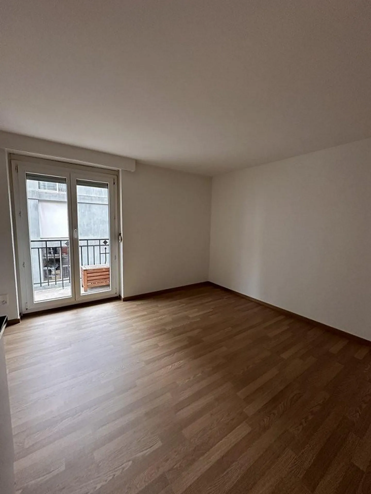 Appartement simple central - Photo 2 sur 6