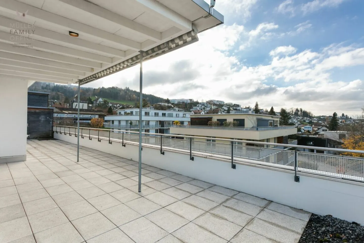 Elegante Attika-Wohnung mit Seesicht - Foto 6 von 13